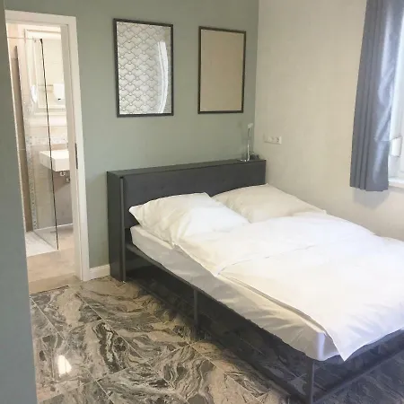 Neues Zimmerapartment Mit Bad