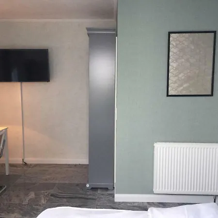 Appartamento Neues Zimmerapartment Mit Bad *